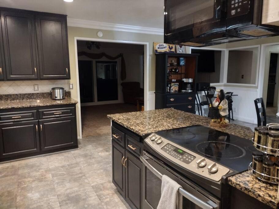 Peaceful & Cozy 3 Bedroom Ranch-Home W/Fireplace Hemet Exteriör bild