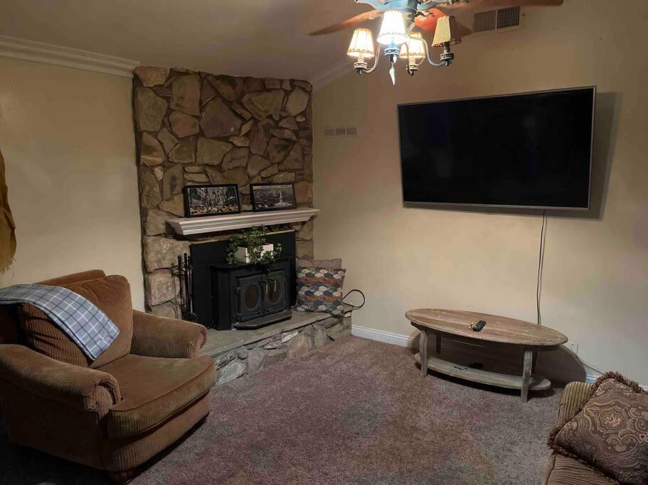 Peaceful & Cozy 3 Bedroom Ranch-Home W/Fireplace Hemet Exteriör bild